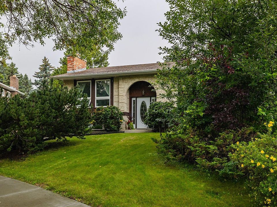 1st image of 12 Amherst Cres