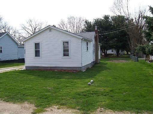 3rd image of 222 Avenue D