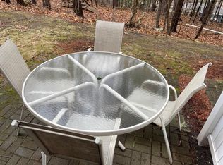 65 Georgetowne Dr, Nashua, NH 03062