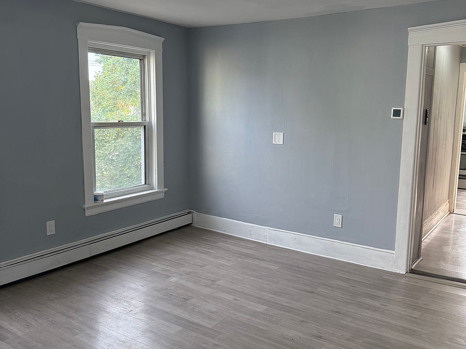 1st image of 8 Bagley St Floor 2