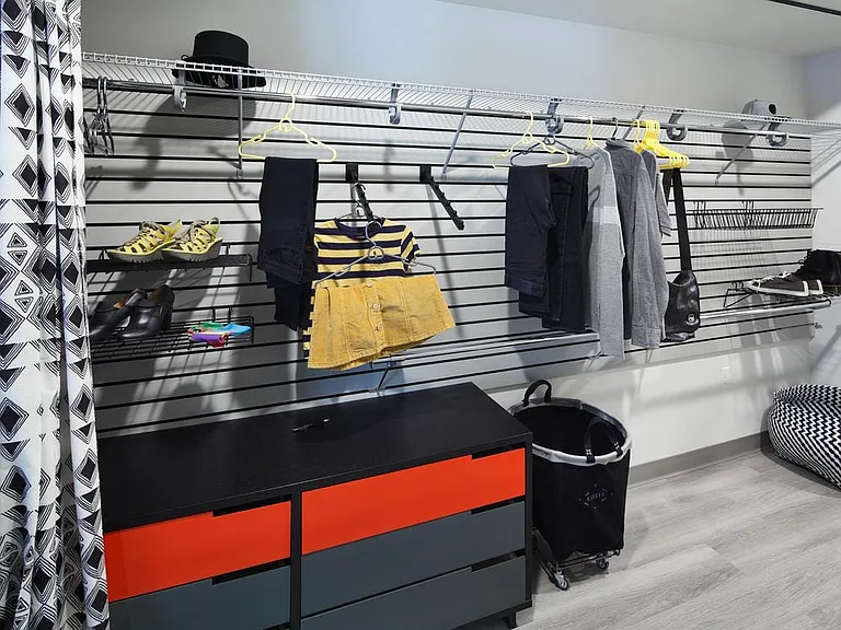 Walk-in Closet