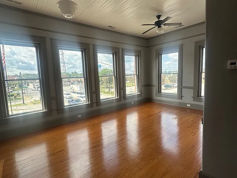 106 N Broad St — Photo 10