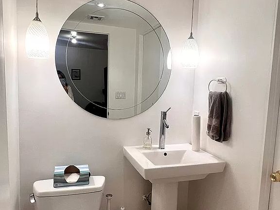 5th image of 369 Harman St #1