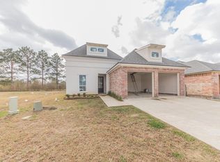 310 San Sebastian Dr, Youngsville, LA 70592
