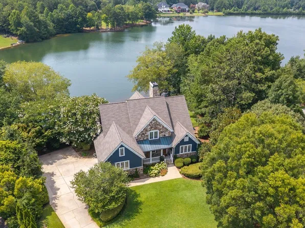 108 Oakmont Ct, Carrollton, GA 30116