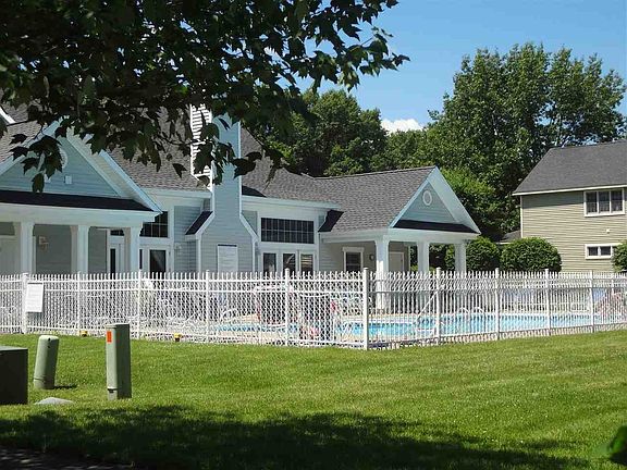 4th image of 36 Horseshoe Dr