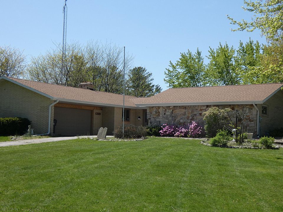 1st image of 2404 Riverbend Dr