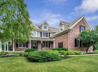 7N225 Windsor Dr, St Charles, IL 60175