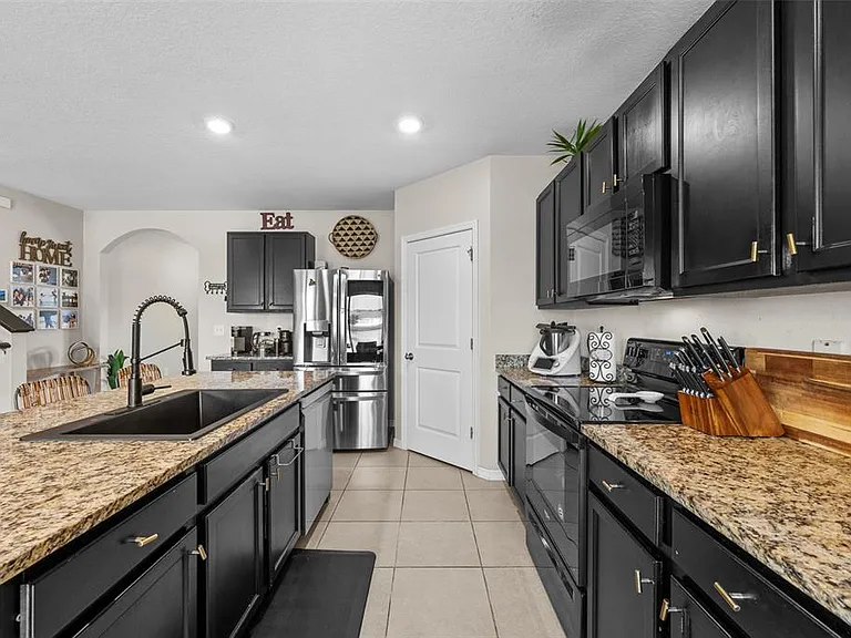 2908 Storybrook Preserve Dr — Photo 4