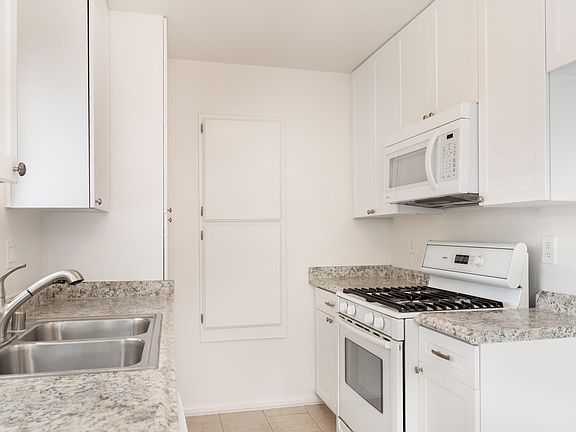 5th image of 31540 Date Palm Dr