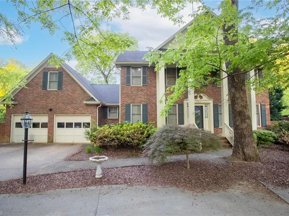 826 Warwick Ct, Burlington, NC 27215