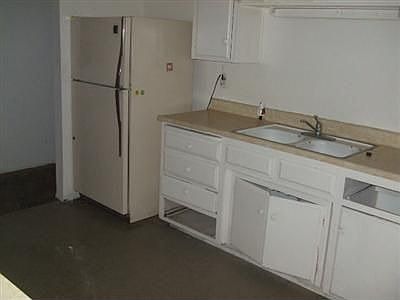 3rd image of 465 N Calaveras St
