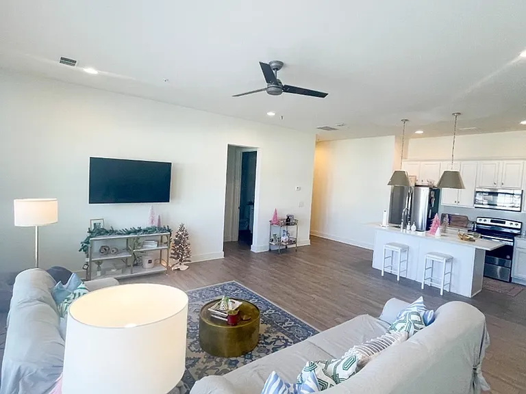 2BR Loft Large