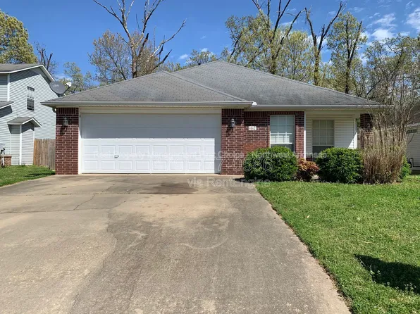 1612 Crescent St, Bentonville, AR 72712