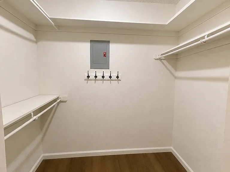 Bed Room-Walk In Closet