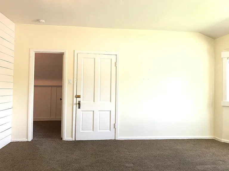 1300 E Atkin Ave #UPSTAIRS — Photo 14