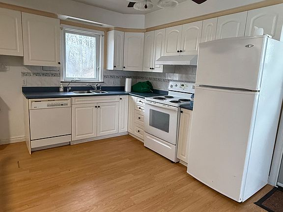 4th image of 436 Lazier Rd