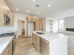 10231 Andante Ct, Las Vegas, NV 89135