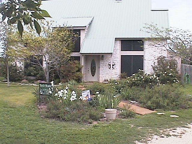 April yard of the month