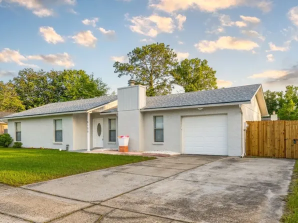 8126 Sable Woods Dr N, Jacksonville, FL 32244