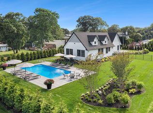 156 Wakeman Rd, Hampton Bays, NY 11946