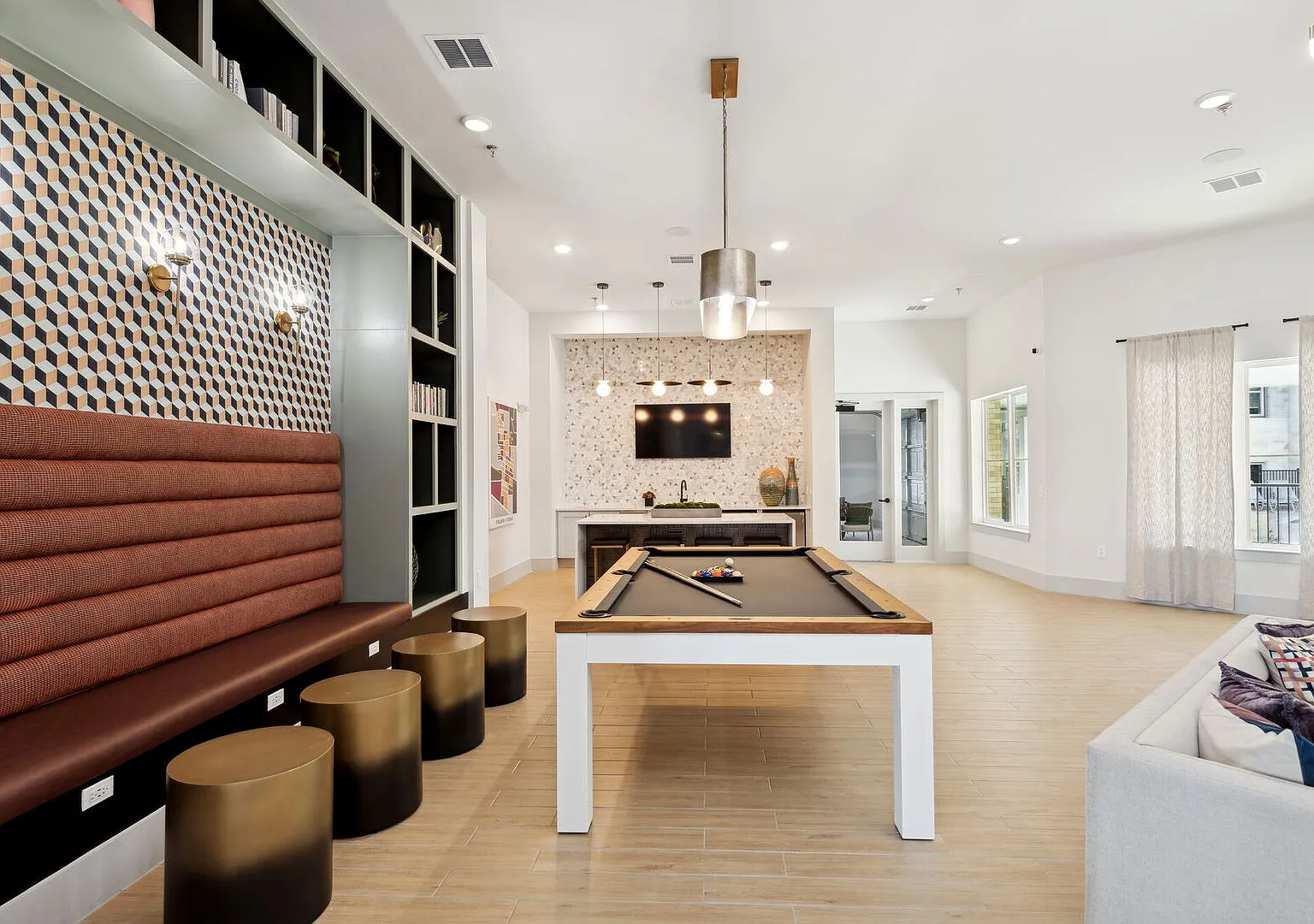 1 bed, 698 sqft, $1,288 — Photo 4