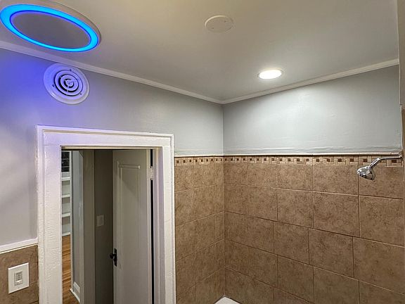 2nd image of 1623 N Lamon Ave #2N