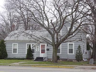 2nd image of 213 N Nottawa St