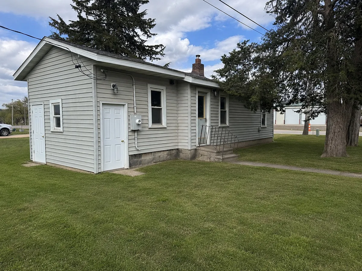 Building Photo - 126 Hemlock Rd