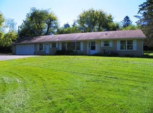 119 Hawthorne Dr, Barrington, IL 60010