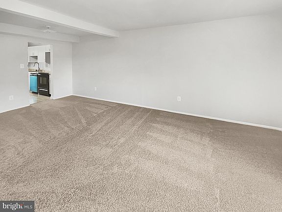 3rd image of 16645 Geddy Ct