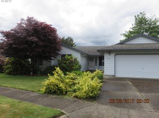 215 SW Willowbrook Dr, Gresham, OR 97080