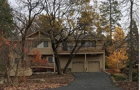 955 Dogwood Dr photo 1