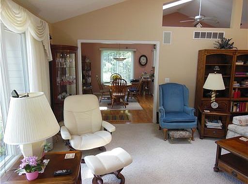 4th image of 21679 Johnstone Ct