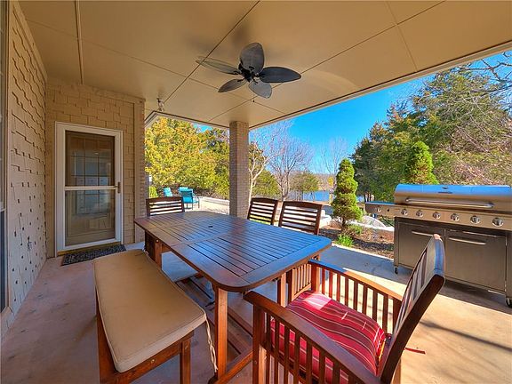 4th image of 1021 Lairds Woods Cir