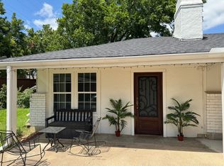 910 Sam Hill St, Irving, TX 75062