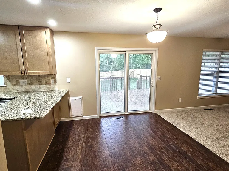 10279 Rosewood Ct — Photo 11