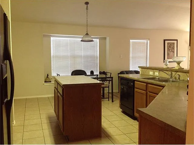 1556 Tonia Loop — Photo 8