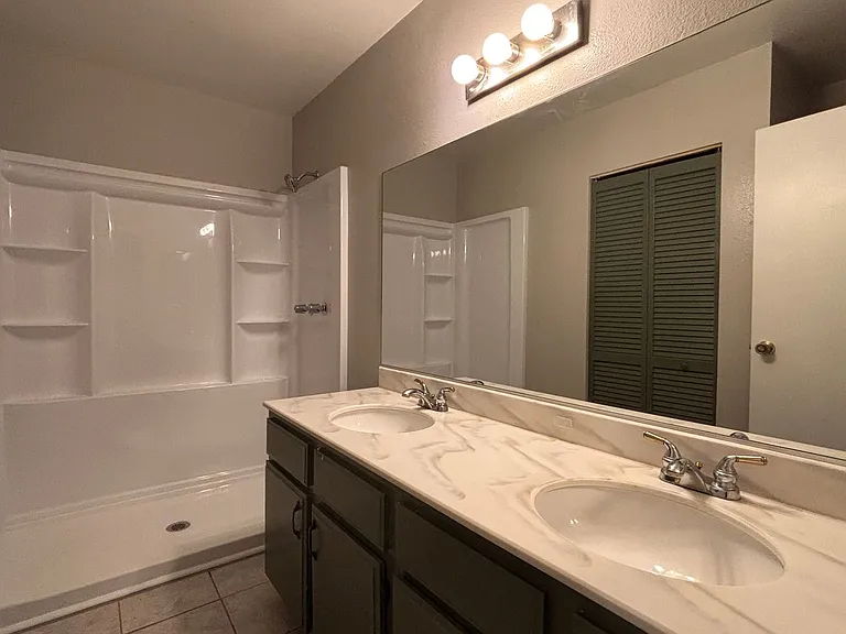 5080 Spencer St #D — Photo 10