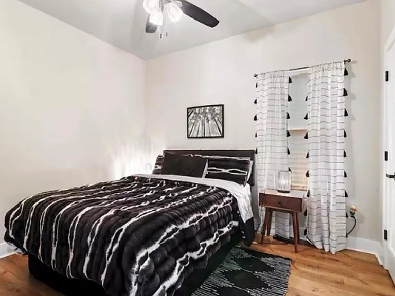 2406 Truxillo St #B — Photo 7