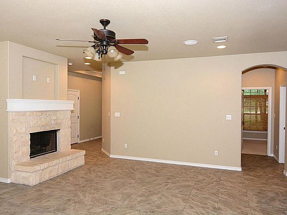 4th image of 175 E Keanahalululu Ln