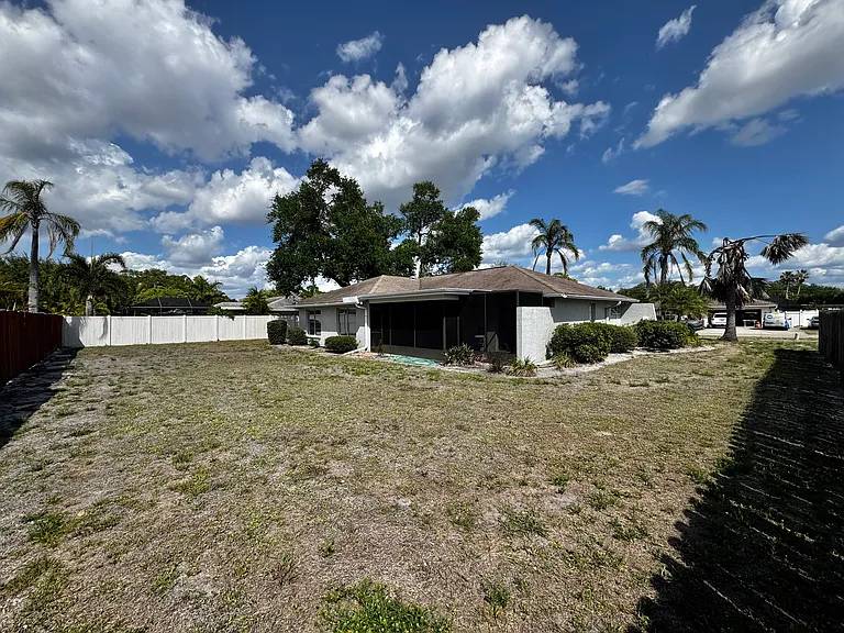 4368 Eastwood Dr — Photo 15