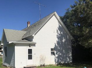 207 Iowa St, Geddes, SD 57342