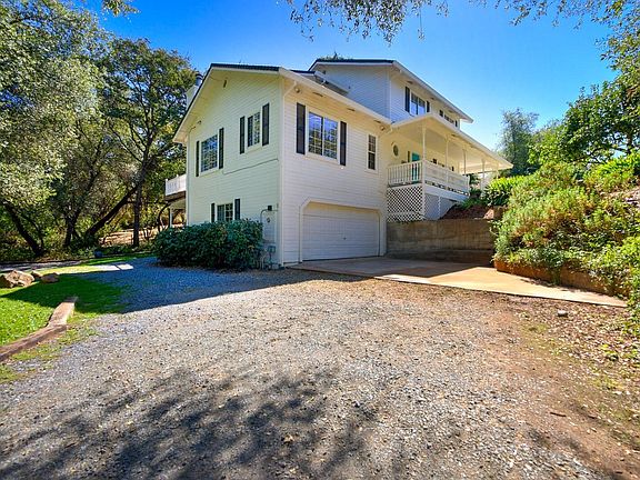 2nd image of 570 Chinquapin Way