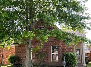 2403 Lake Garden Dr, Memphis, TN 38134