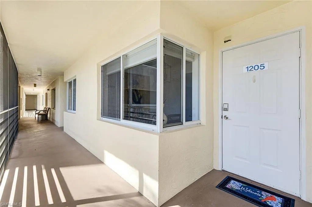Building Photo - 15161 Cedarwood Ln #1205