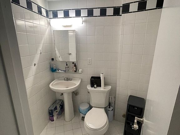 5th image of 50 W 34th St APT 23C07