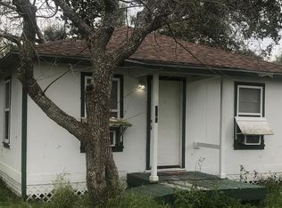 728 S Kossuth St, Rockport, TX 78382