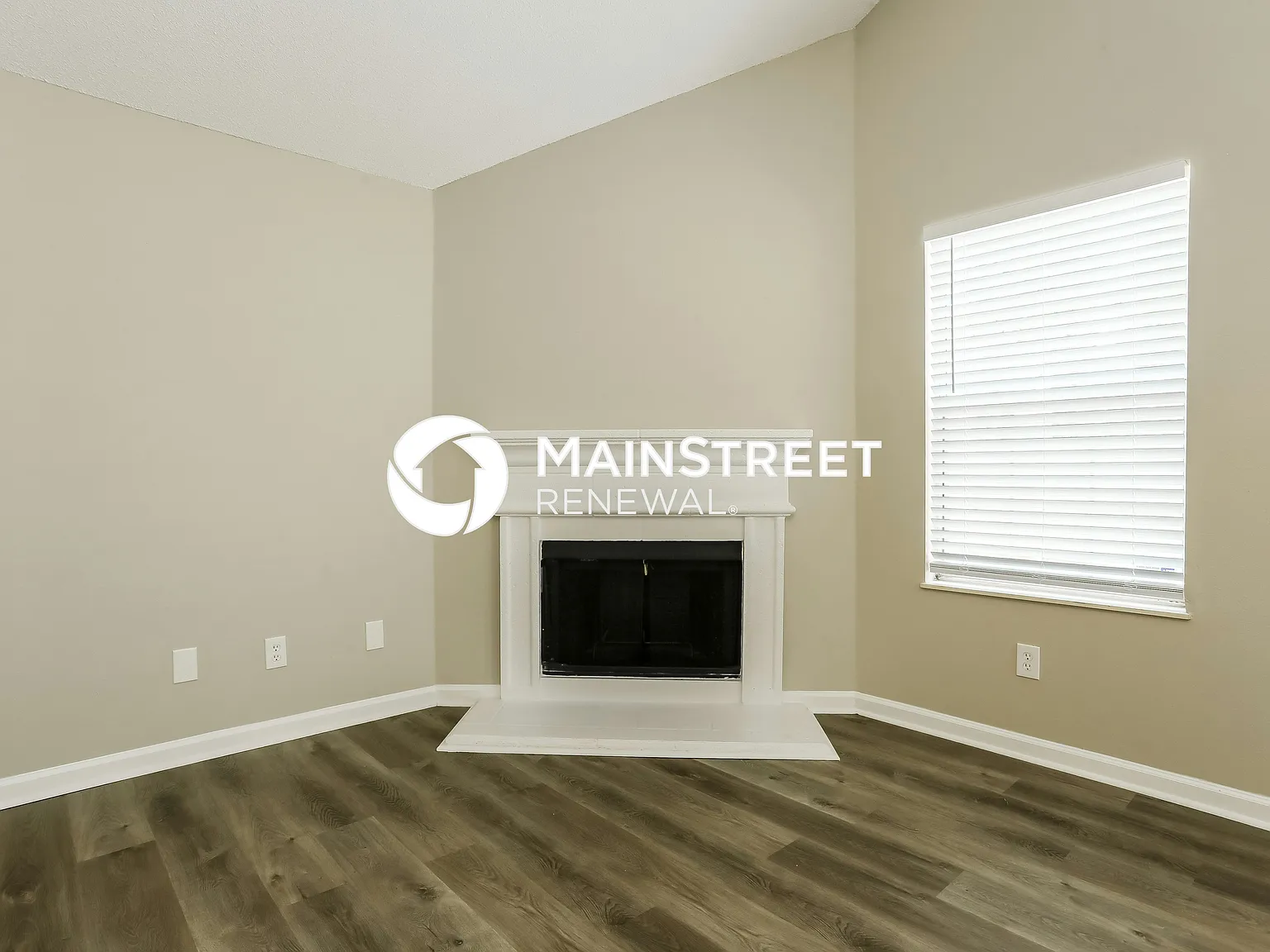 4725 Klondike Cir — Photo 3