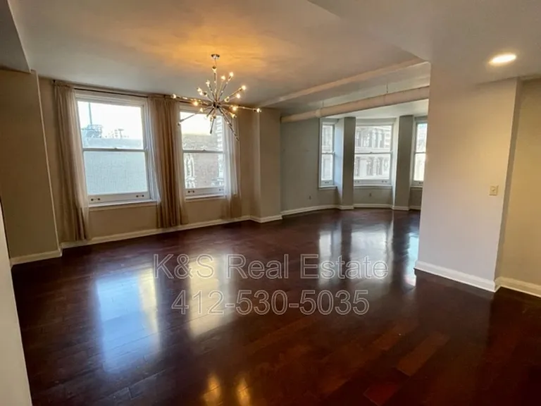 306 4th Ave #302 — Photo 3